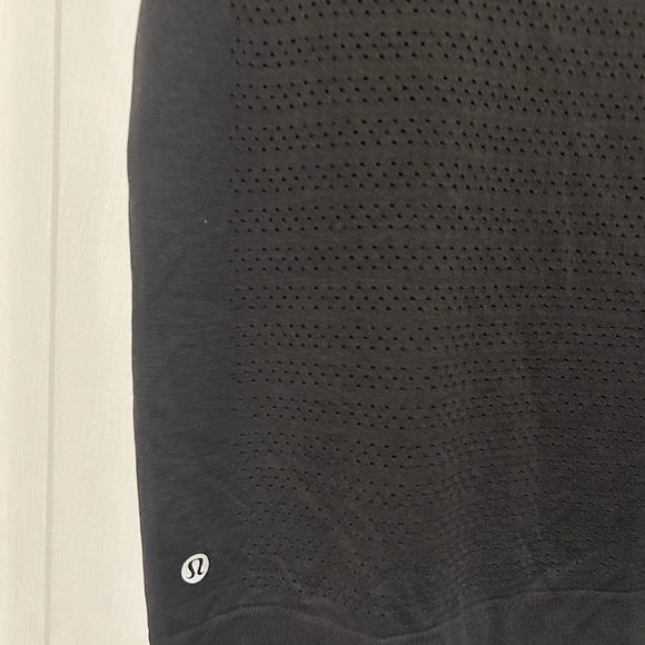 Lululemon Athletica Black Muscle Tee Classic Style - Picture 5 of 5